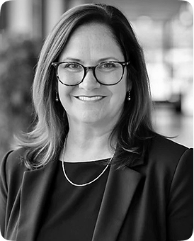 Nancy Weiss, Miembro de la junta